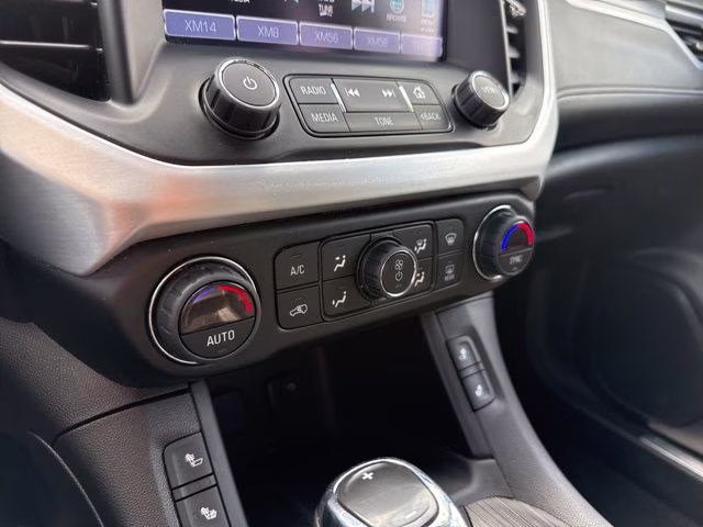 2019 Quicksilver Metallic GMC Acadia SLT-1 AWD SUV