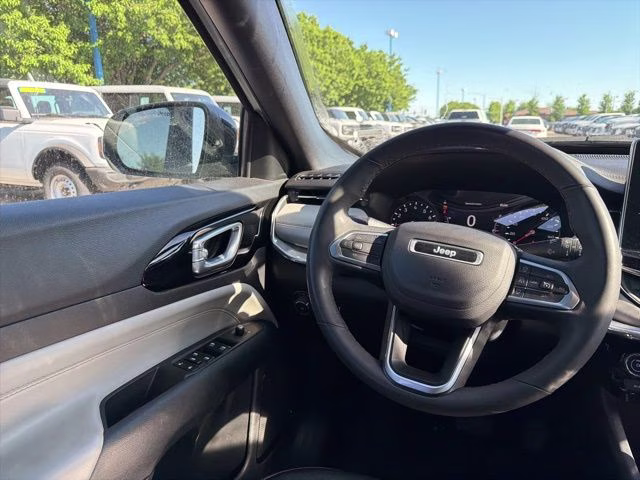 2024 Bright White Clearcoat Jeep Compass Limited 4X4 SUV