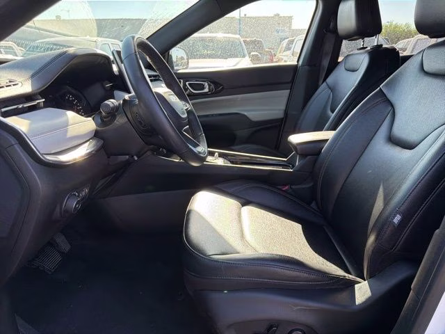 2024 Bright White Clearcoat Jeep Compass Limited 4X4 SUV