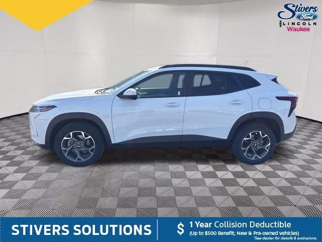 2025 Summit White Chevrolet Trax LT FWD SUV
