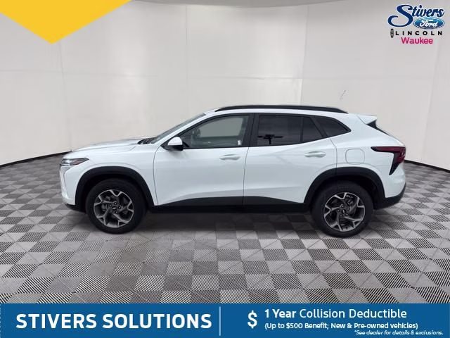 2025 Summit White Chevrolet Trax LT FWD SUV