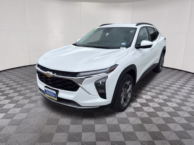 2025 Summit White Chevrolet Trax LT FWD SUV