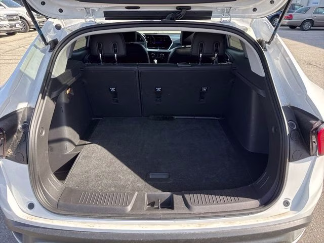 2025 Summit White Chevrolet Trax LT FWD SUV