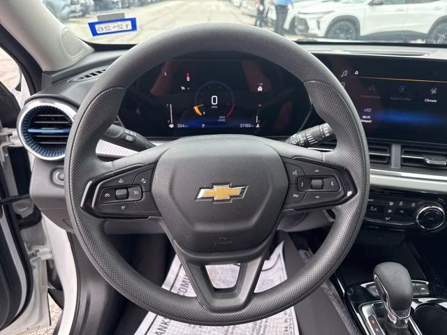 2025 Summit White Chevrolet Trax LT FWD SUV