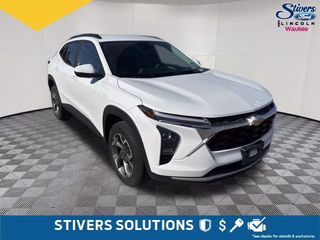 2025 Summit White Chevrolet Trax LT FWD SUV