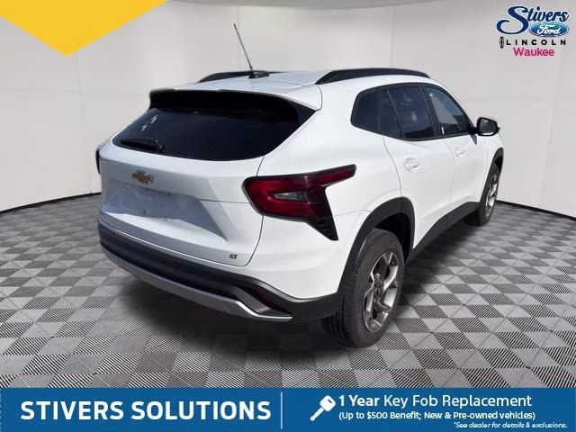 2025 Summit White Chevrolet Trax LT FWD SUV
