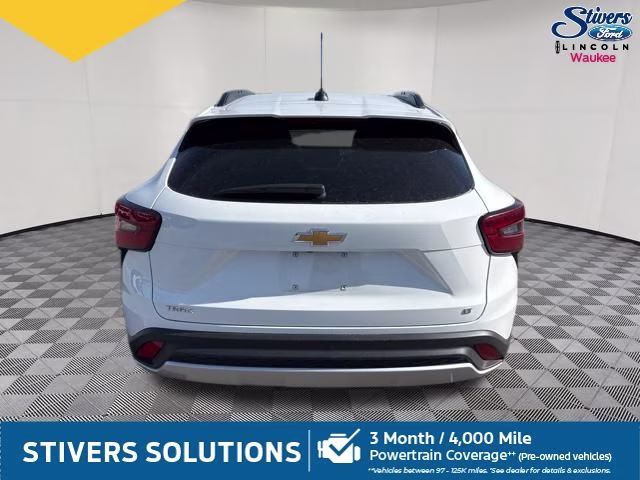 2025 Summit White Chevrolet Trax LT FWD SUV