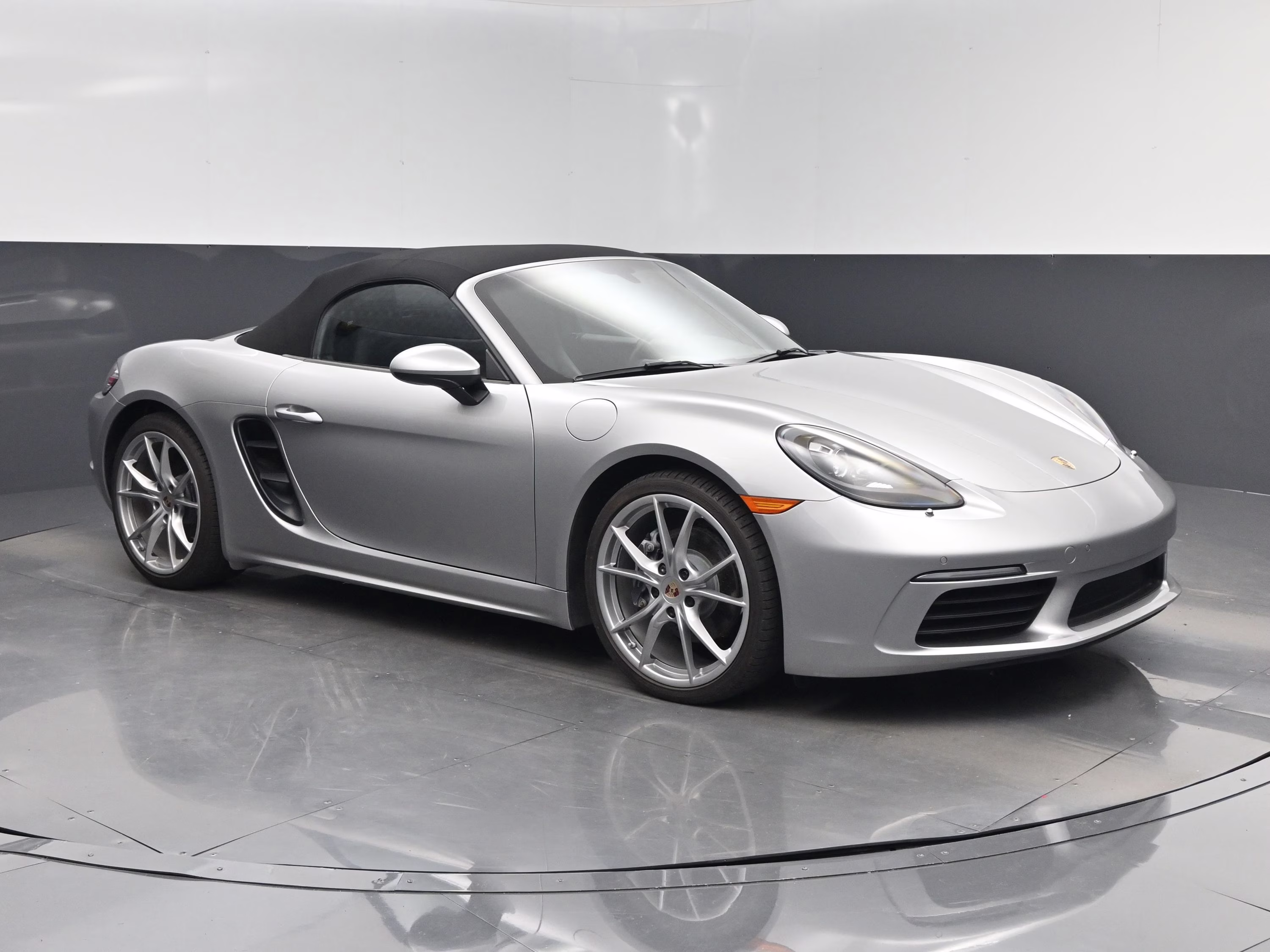 2017 GT Silver Metallic Porsche 718 Boxster Base RWD Convertible