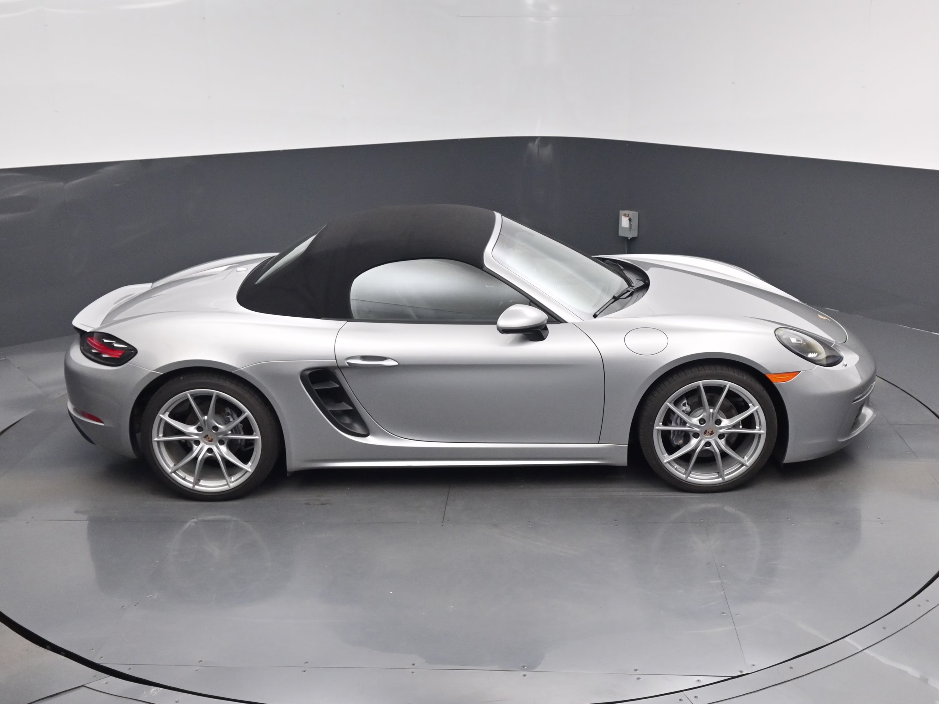 2017 GT Silver Metallic Porsche 718 Boxster Base RWD Convertible