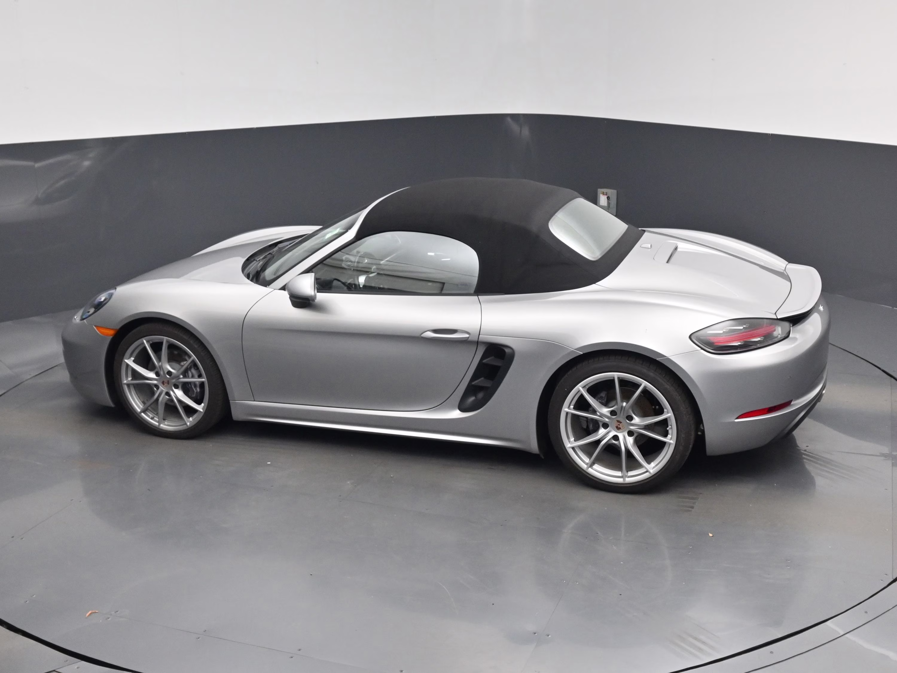2017 GT Silver Metallic Porsche 718 Boxster Base RWD Convertible