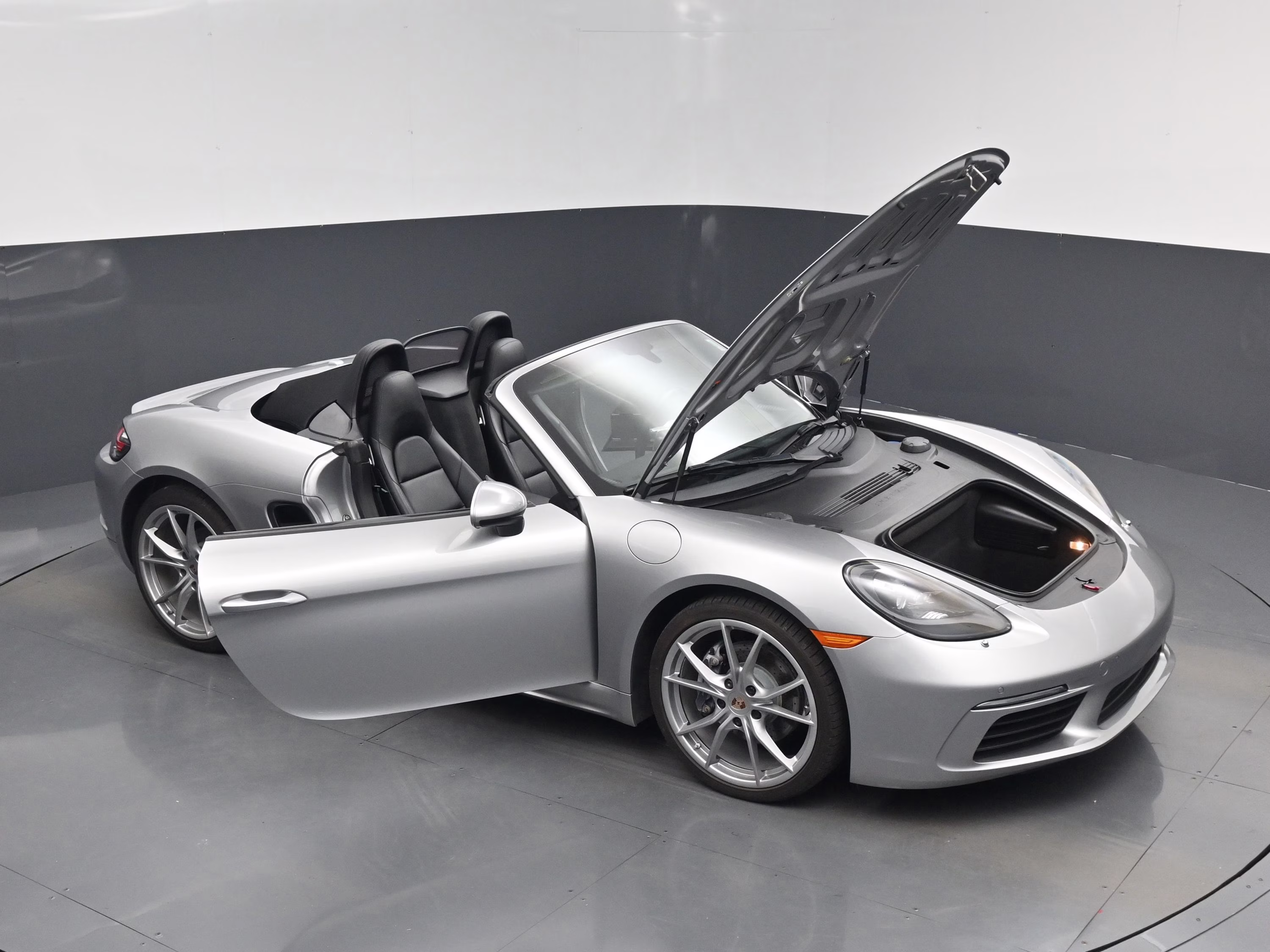 2017 GT Silver Metallic Porsche 718 Boxster Base RWD Convertible
