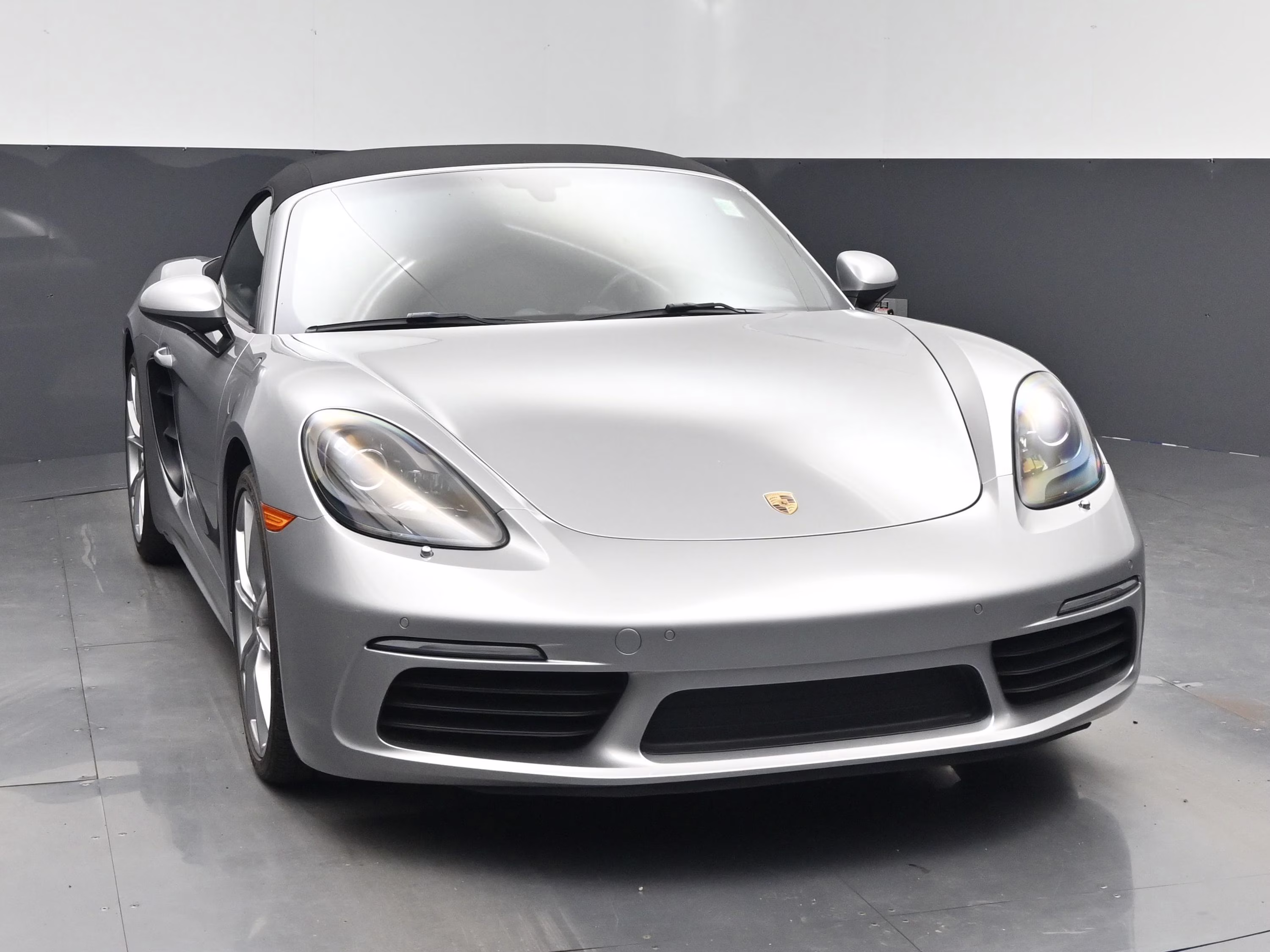 2017 GT Silver Metallic Porsche 718 Boxster Base RWD Convertible
