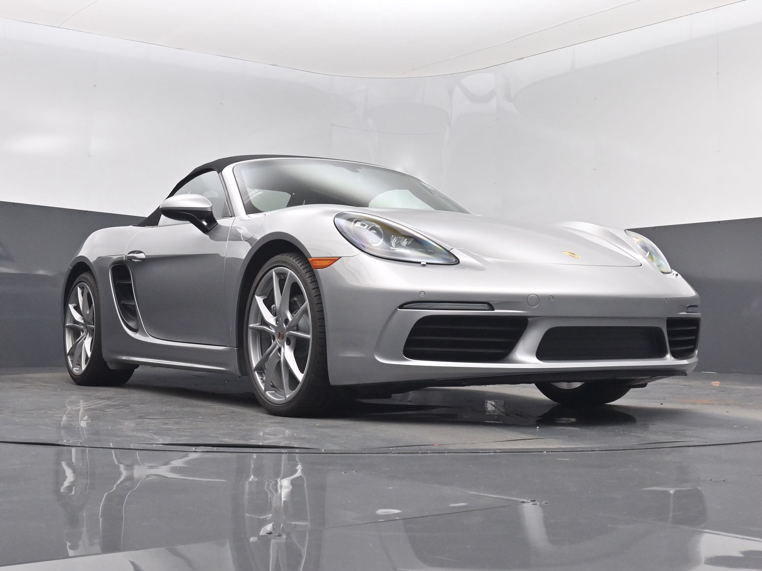 2017 GT Silver Metallic Porsche 718 Boxster Base RWD Convertible