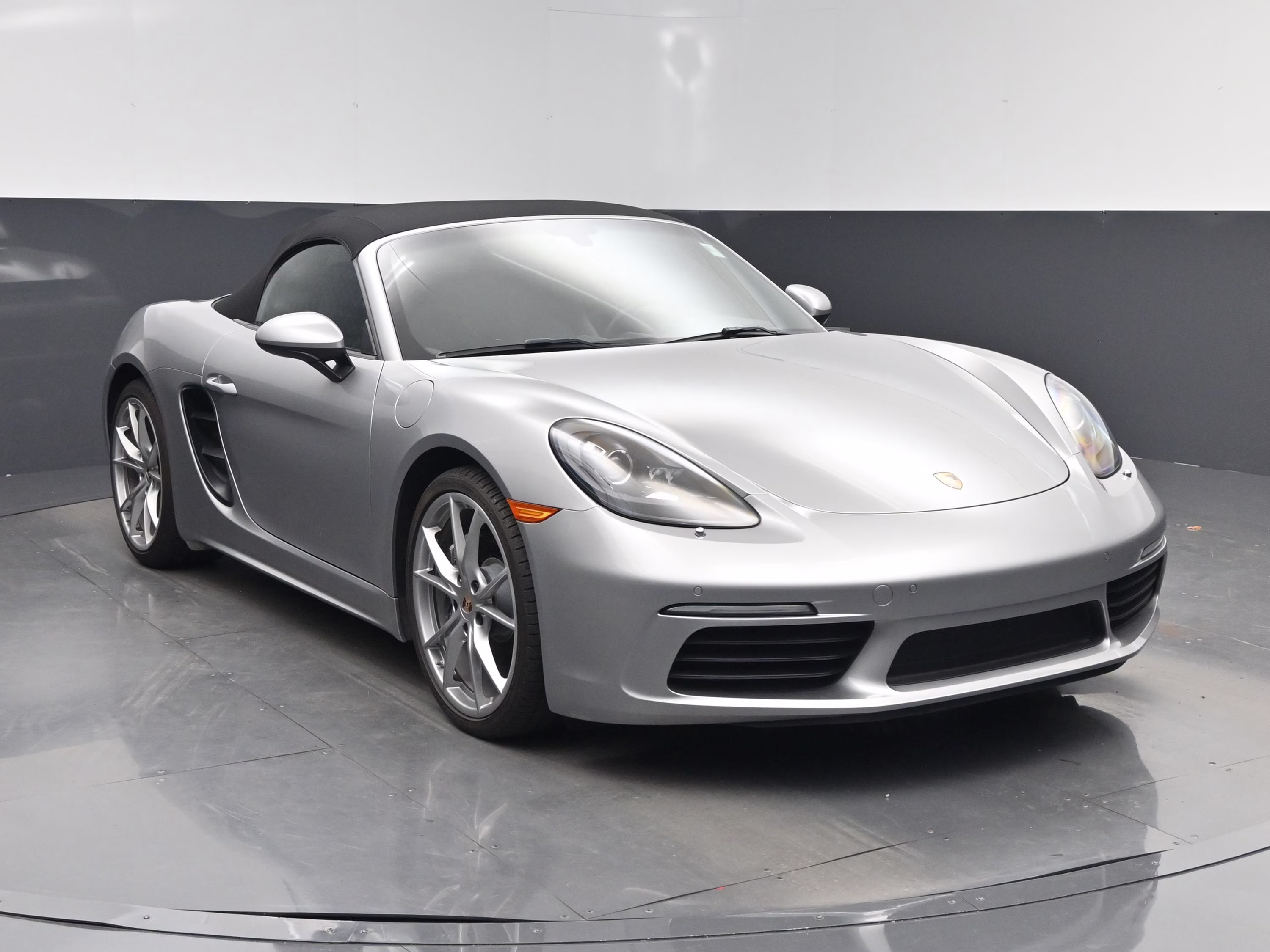 2017 GT Silver Metallic Porsche 718 Boxster Base RWD Convertible