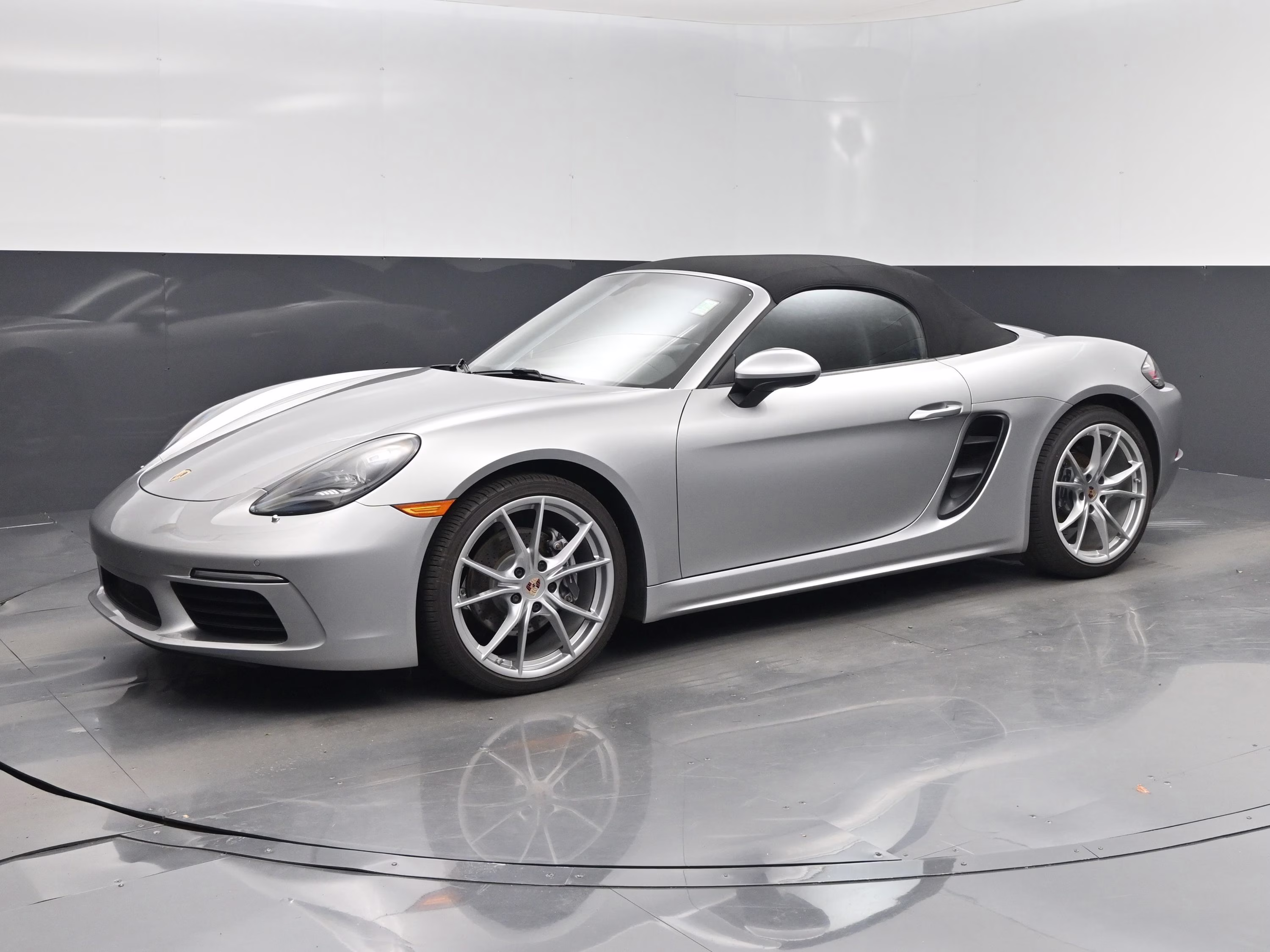 2017 GT Silver Metallic Porsche 718 Boxster Base RWD Convertible