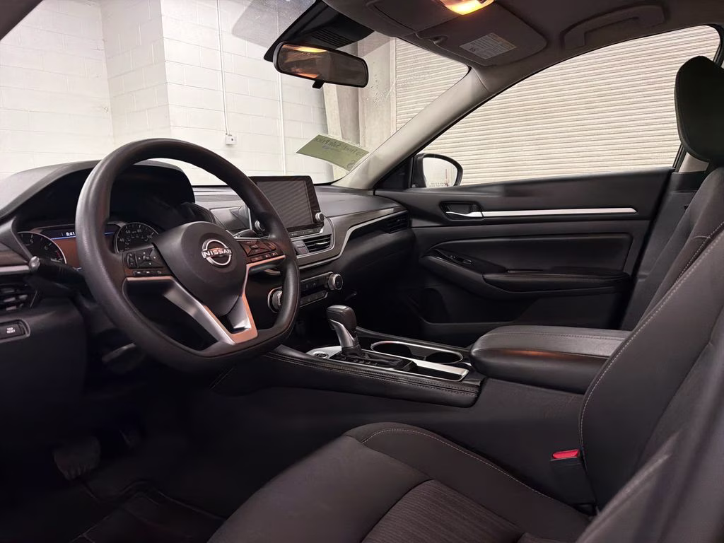 2023 Super Black Clearcoat Nissan Altima 2.5 SV FWD Sedan