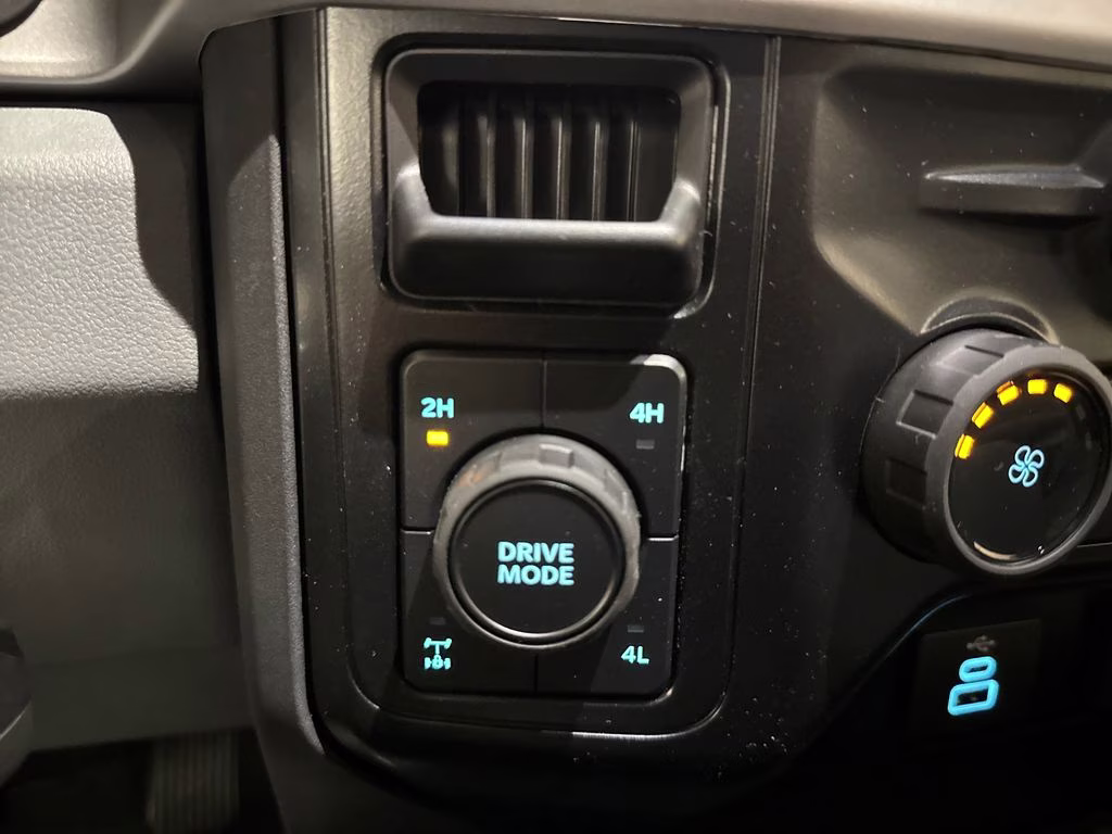 2026 Avalanche Ford Super Duty F-250 SRW STX 4X4 Truck