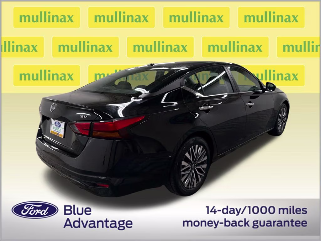 2023 Super Black Clearcoat Nissan Altima 2.5 SV FWD Sedan