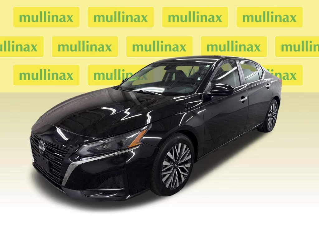 2023 Super Black Clearcoat Nissan Altima 2.5 SV FWD Sedan