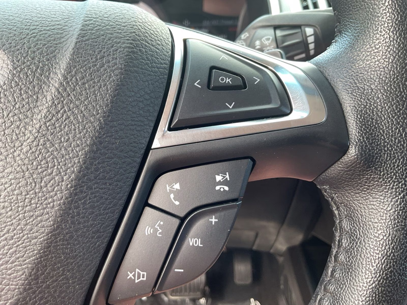 2019 Black Metallic Ford Edge Titanium AWD SUV
