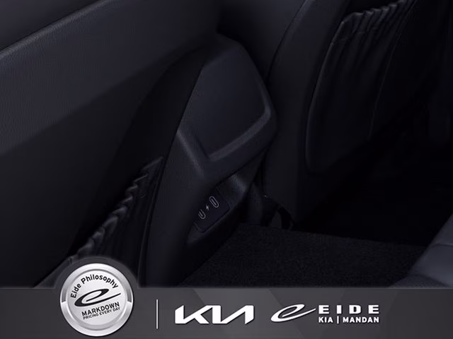 2026 Snow White Pearl Kia K5 GT-Line Sedan