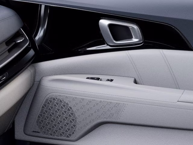 2026 Panthera Metal Kia Carnival Hybrid SX Prestige FWD Van