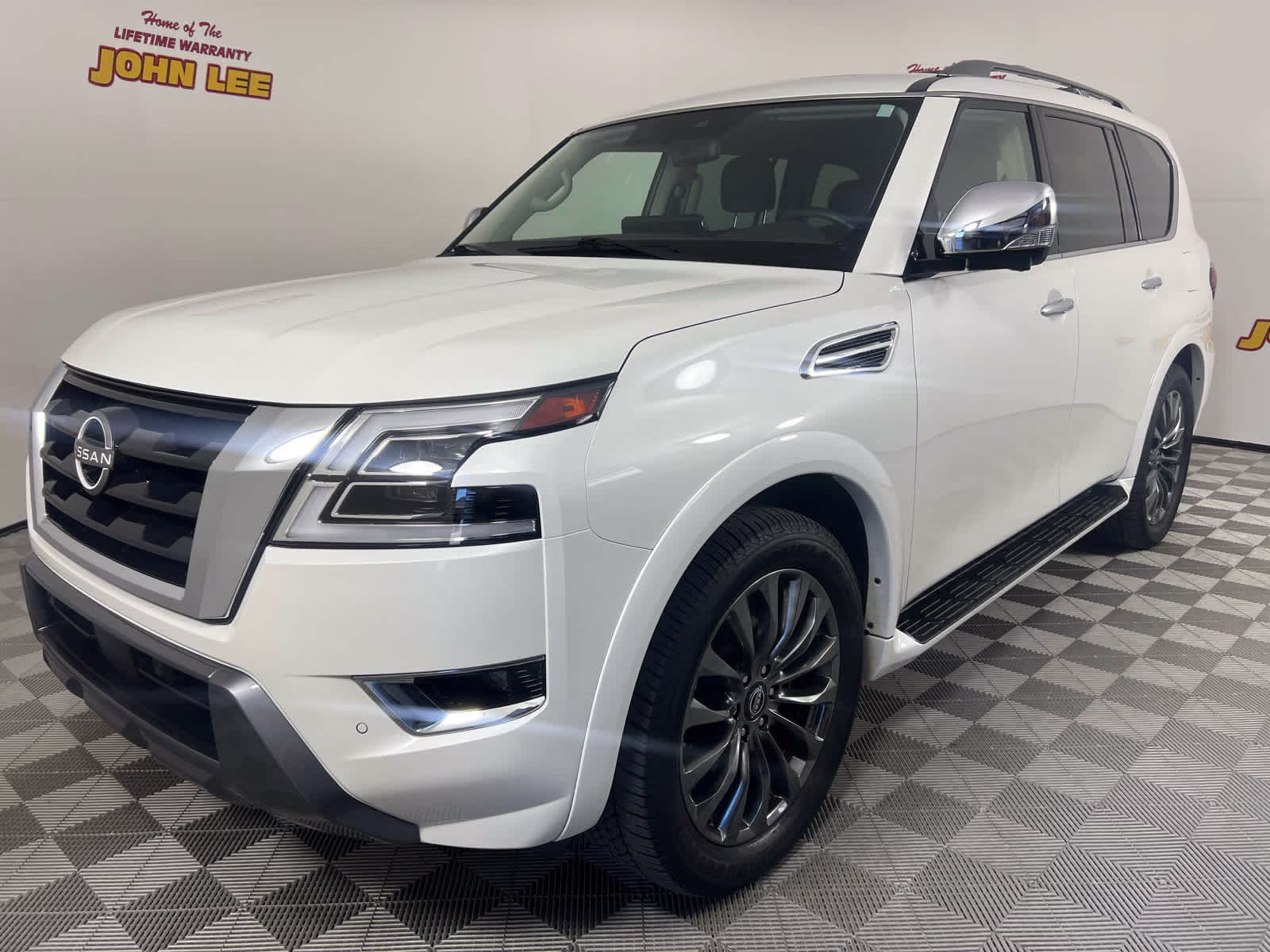 2024 Nissan Armada Platinum 4X2's photo
