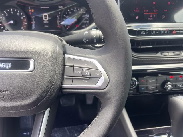 2026 Bright White Clearcoat Jeep Compass Latitude Altitude 4X4 SUV