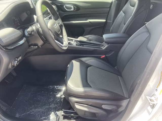 2026 Bright White Clearcoat Jeep Compass Latitude Altitude 4X4 SUV