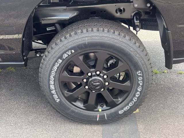 2026 Diamond Black Crystal Pearlcoat Ram 2500 Black Express 4X4 Truck