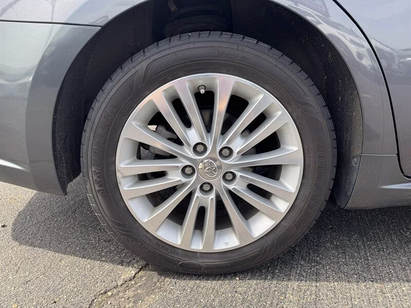 2015 Cosmic Gray Mica Toyota Avalon Hybrid XLE Touring FWD Sedan