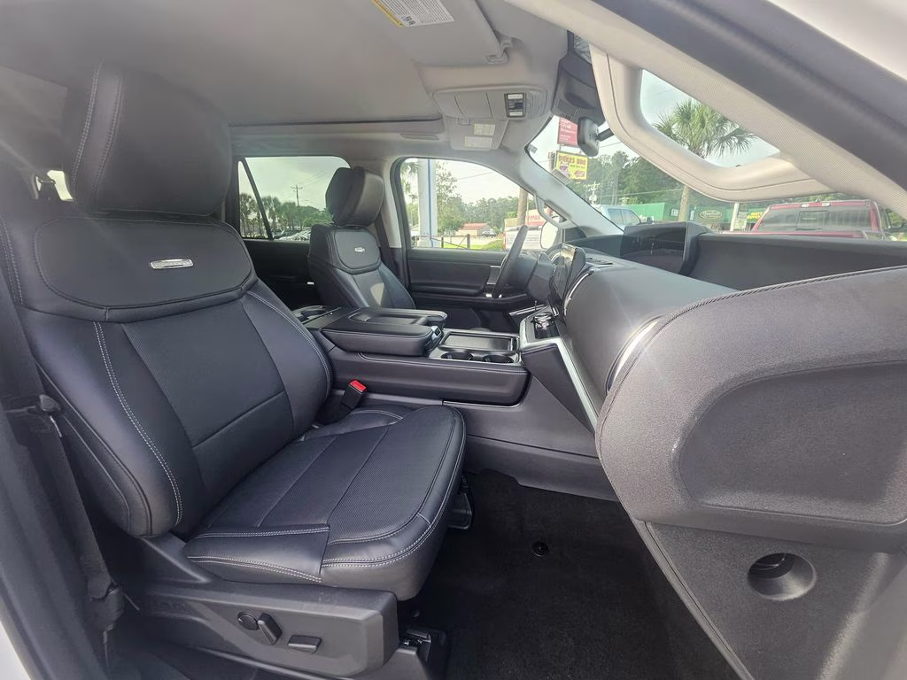 2026 Oxford White Ford Expedition Max Platinum 4X4 SUV