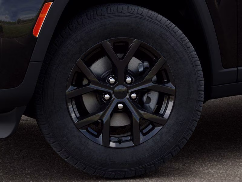 2026 Diamond Black Crystal Pearlcoat Jeep Grand Cherokee Laredo Altitude 4X4 SUV