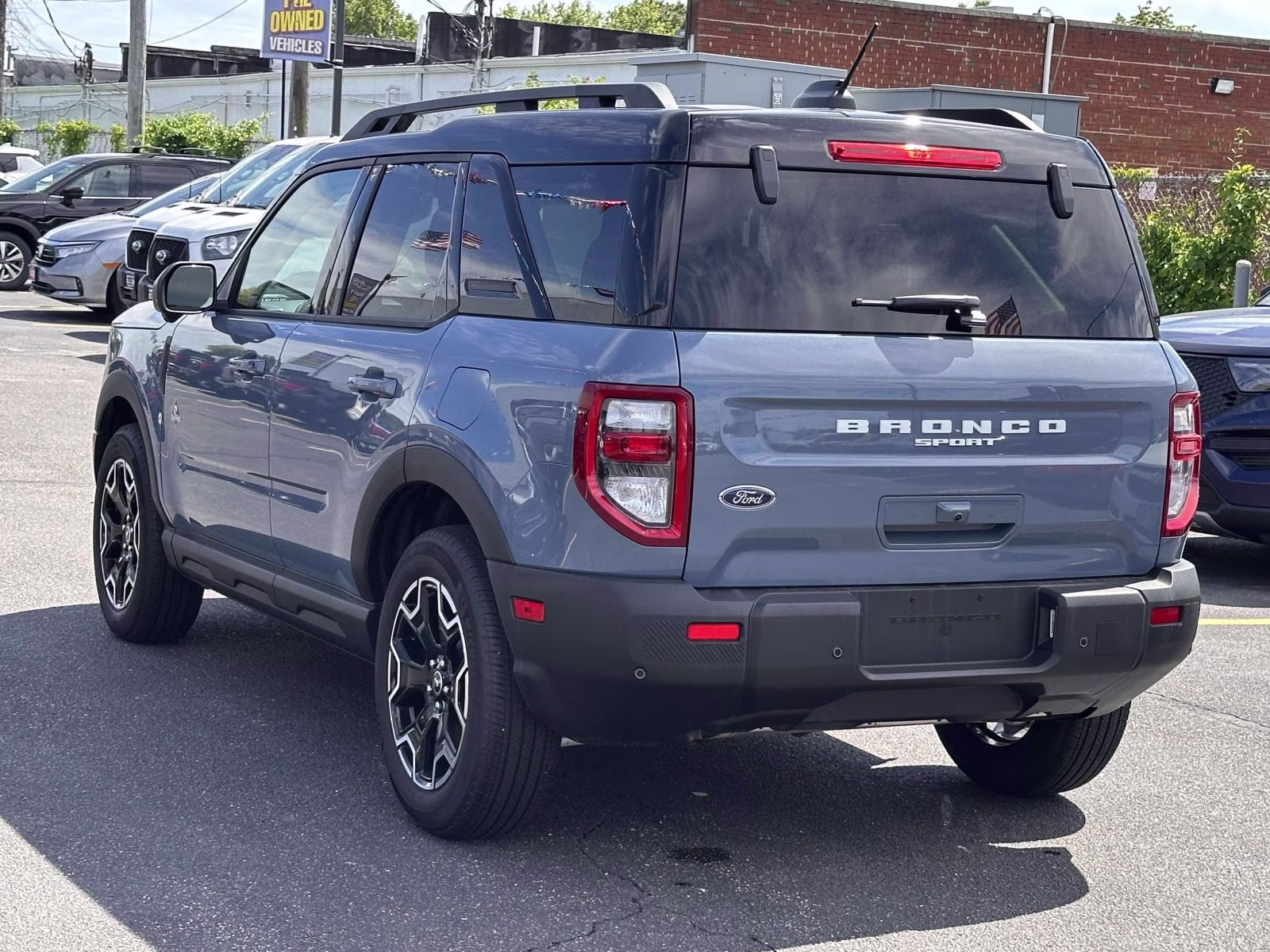 2025 Azure Gray Metallic Tri-Coat Ford Bronco Sport Outer Banks 4x4 4X4 SUV