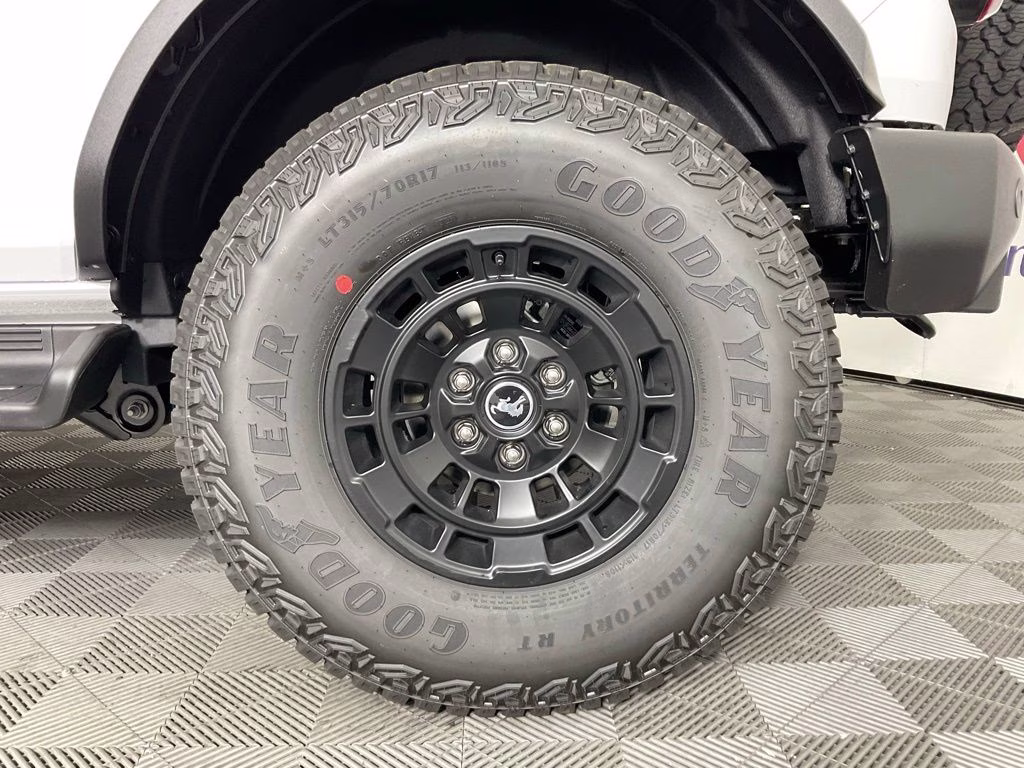 2026 Oxford White Ford Bronco Outer Banks 4X4 SUV