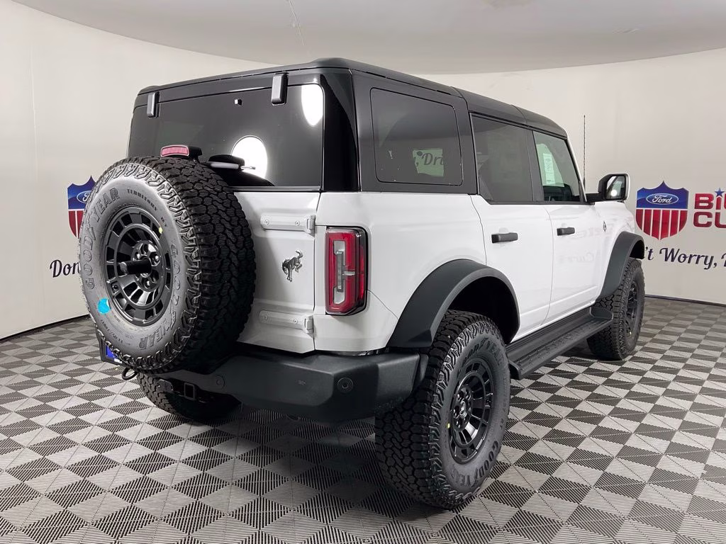 2026 Oxford White Ford Bronco Outer Banks 4X4 SUV