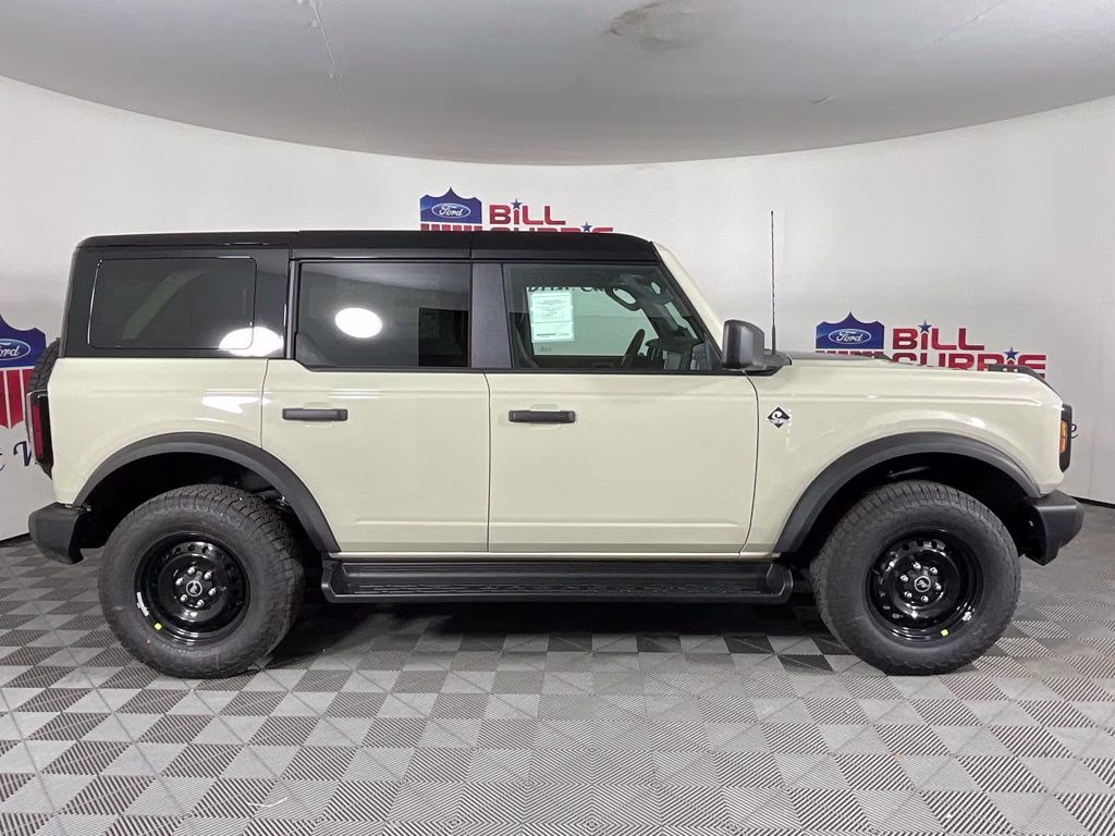 2026 Desert Sand Ford Bronco Outer Banks 4X4 SUV