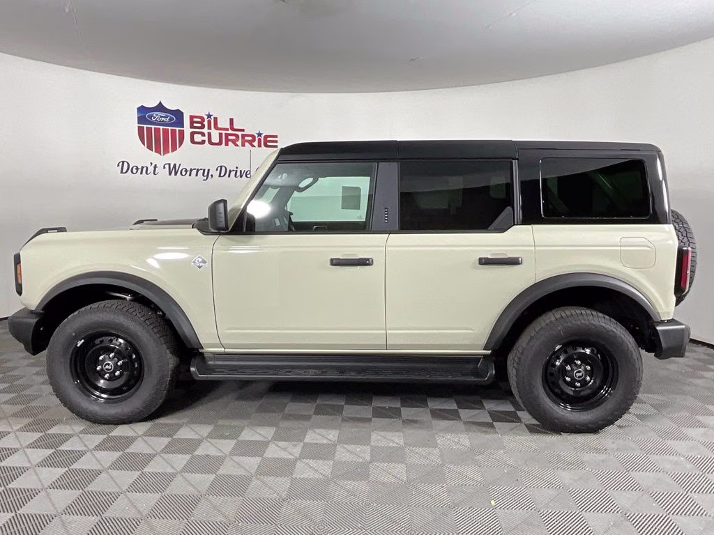 2026 Desert Sand Ford Bronco Outer Banks 4X4 SUV