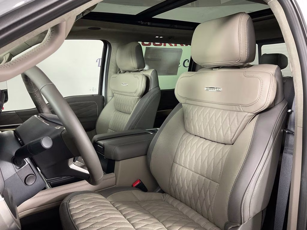 2026 Avalanche Ford Super Duty F-350 DRW Platinum 4X4 Truck