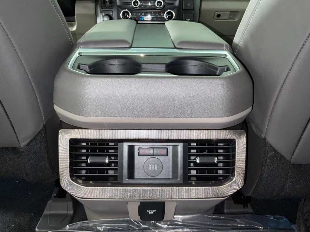 2026 Avalanche Ford Super Duty F-350 DRW Platinum 4X4 Truck