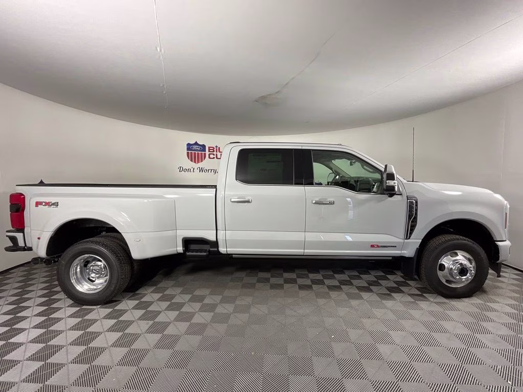 2026 Avalanche Ford Super Duty F-350 DRW Platinum 4X4 Truck
