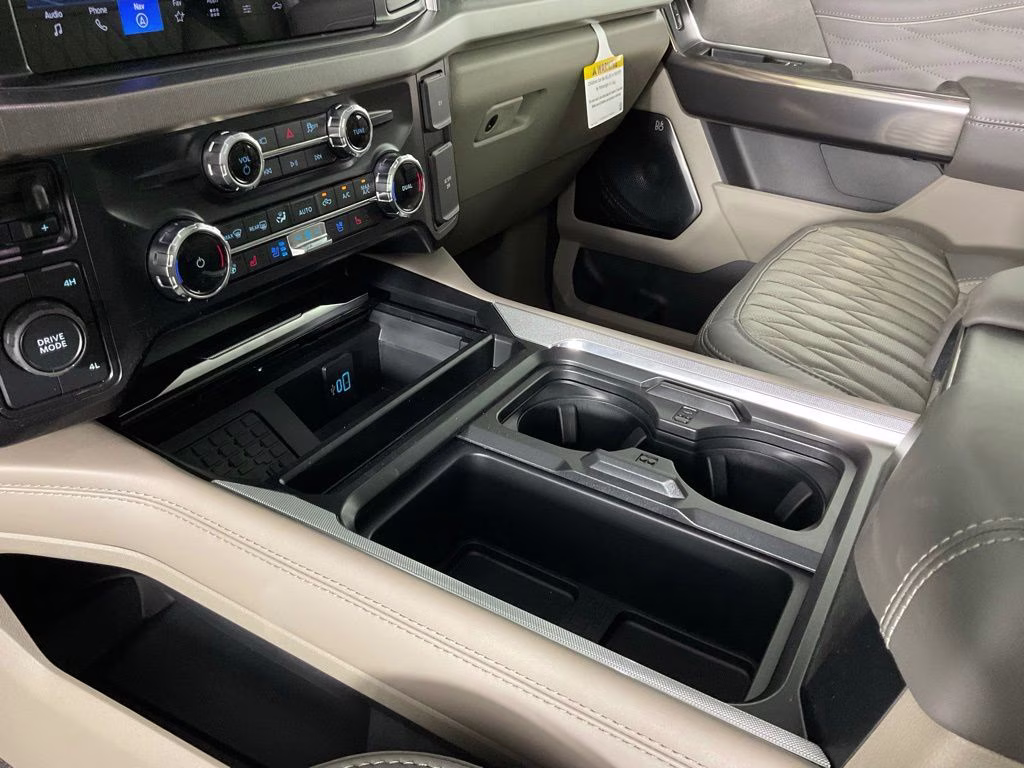 2026 Avalanche Ford Super Duty F-350 DRW Platinum 4X4 Truck