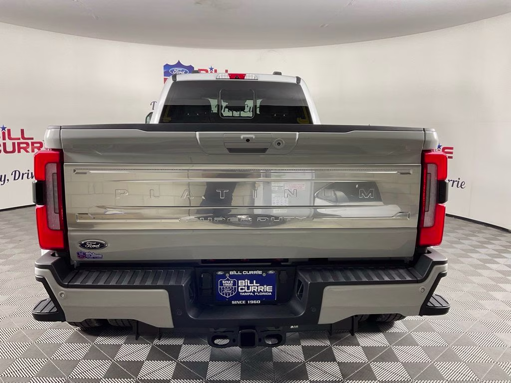 2026 Avalanche Ford Super Duty F-350 DRW Platinum 4X4 Truck