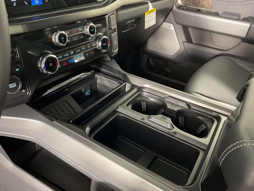 2026 Avalanche Ford Super Duty F-350 DRW Lariat 4X4 Truck