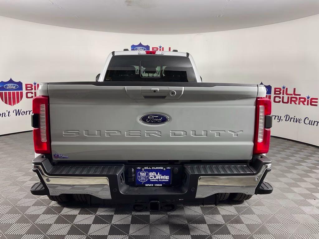 2026 Avalanche Ford Super Duty F-350 DRW Lariat 4X4 Truck