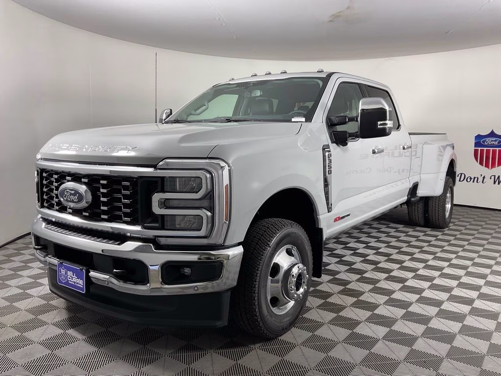 2026 Avalanche Ford Super Duty F-350 DRW Lariat 4X4 Truck