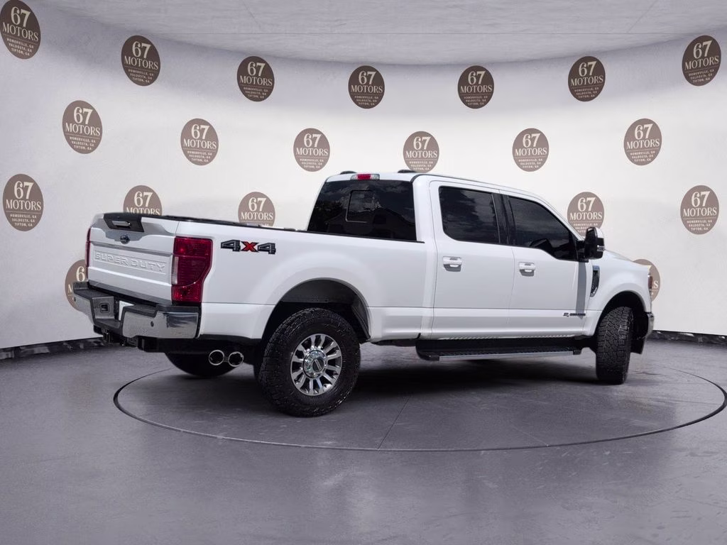 2020 Oxford White Ford Super Duty F-250 SRW Lariat 4X4 Truck