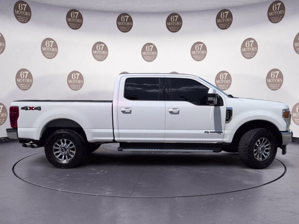 2020 Oxford White Ford Super Duty F-250 SRW Lariat 4X4 Truck