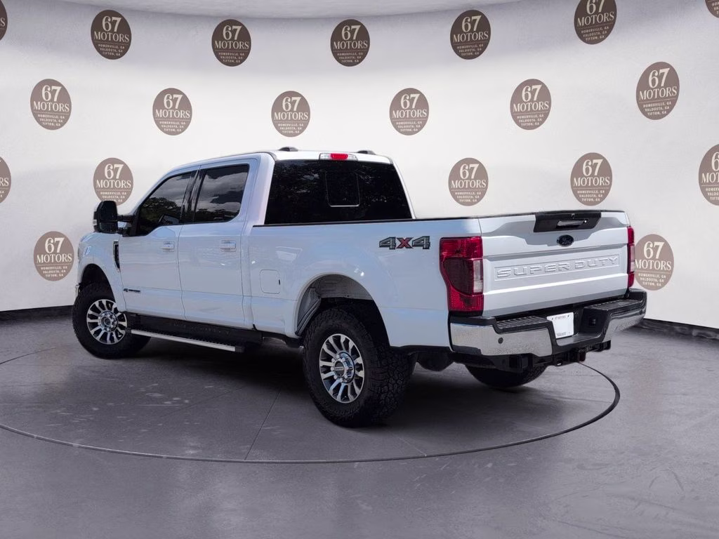 2020 Oxford White Ford Super Duty F-250 SRW Lariat 4X4 Truck