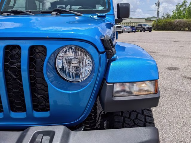 2021 Hydro Blue Pearlcoat Jeep Gladiator Sport 4X4 Truck